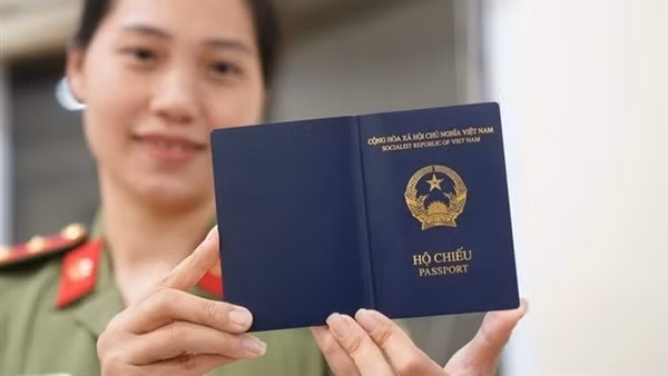 Miễn lệ phí việc bổ sung "nơi sinh" vào bị chú hộ chiếu