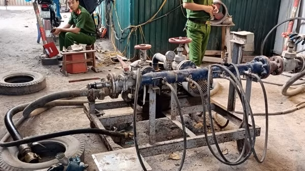 Đột kích cở sở sang chiết gas trái phép giữa khu dân cư