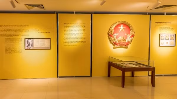 Triển lãm trực tuyến “Quốc kỳ, Quốc ca, Quốc huy: Biểu tượng tự hào dân tộc Việt Nam”