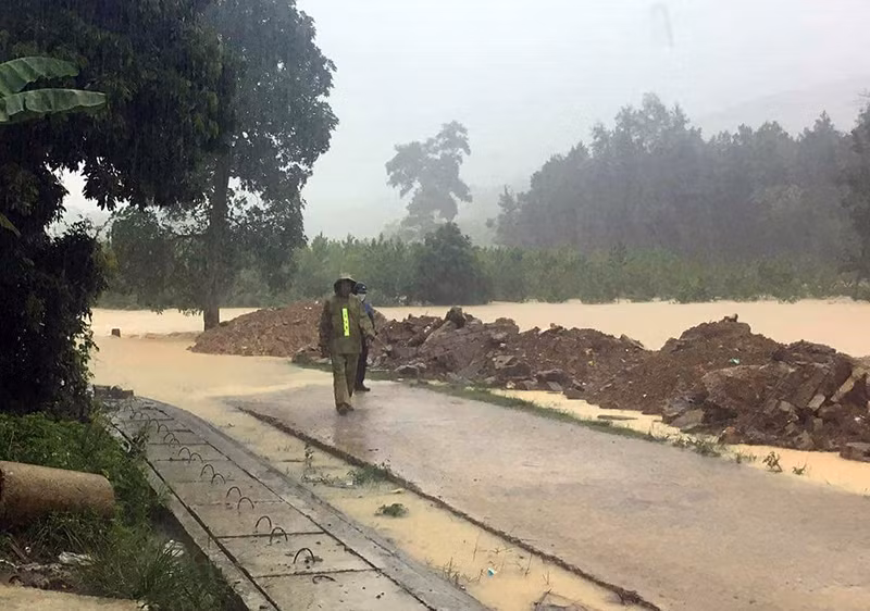 Lực lượng Công an chủ động phòng, chống mưa lũ -0