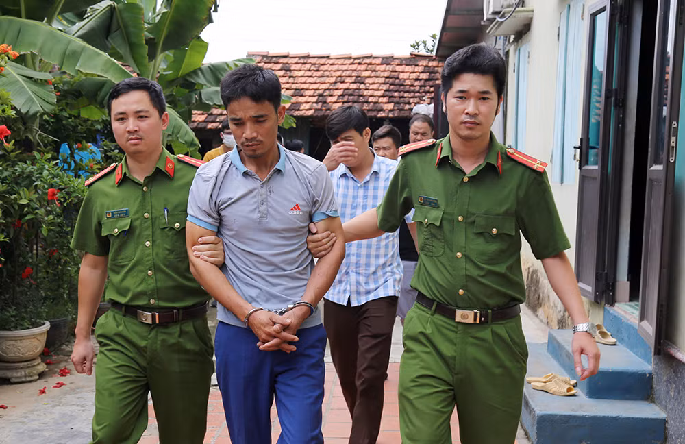 Bắt khẩn cấp đối tượng giết người, giấu xác ven đường -0