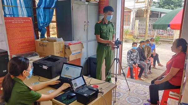 Công an tỉnh Cao Bằng khẩn trương cấp CCCD gắn chíp trong dịp nghỉ lễ