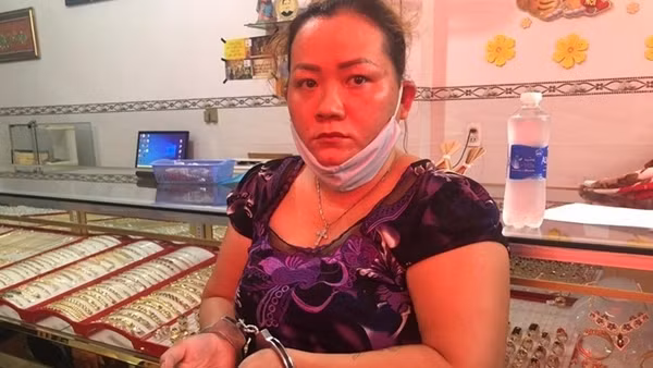 Ô sin 5 lần trộm nữ trang của gia chủ