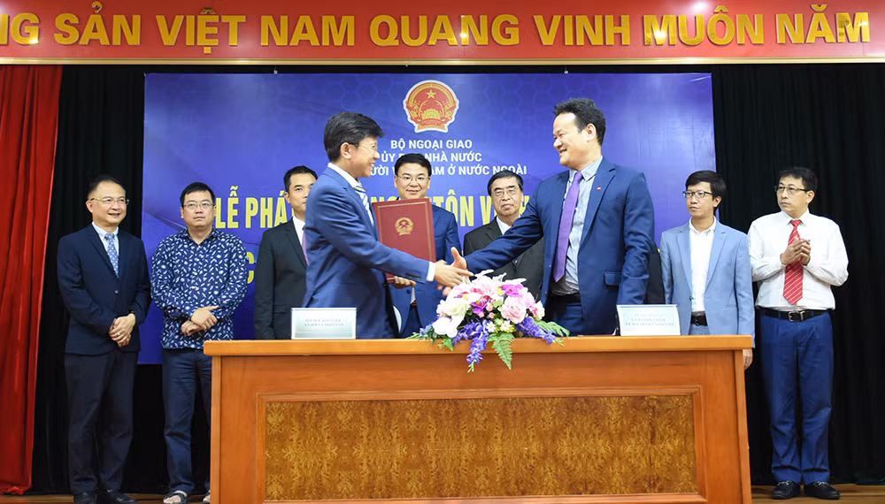 Lễ phát động Ngày Tôn vinh tiếng Việt trong cộng đồng NVNONN -0
