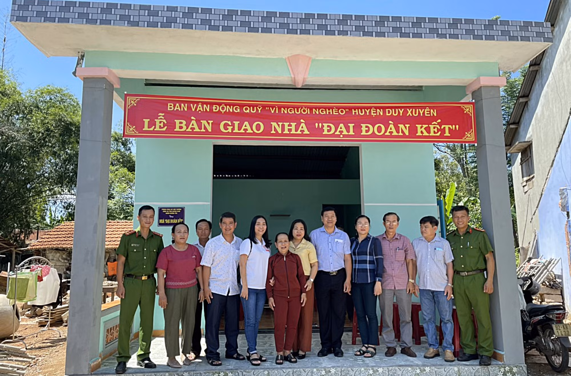 Bàn giao 2 căn nhà đại đoàn kết cho hộ nghèo tại Quảng Nam -0