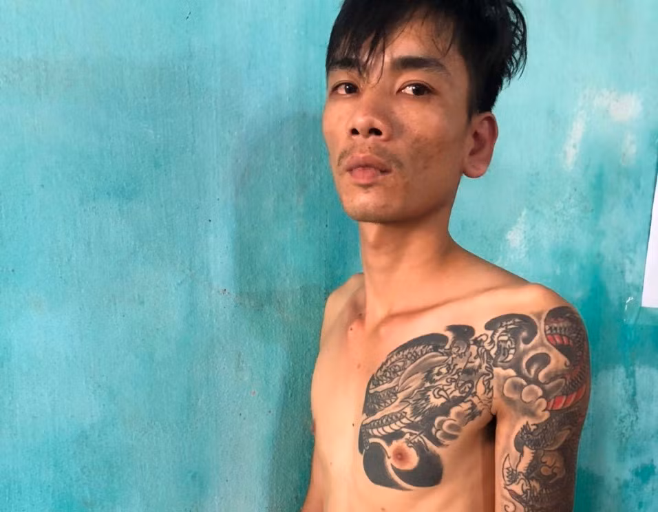 Thanh niên bẻ phá hàng loạt camera giám sát an ninh để “xóa dấu vết” -1