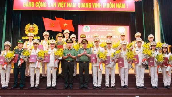 Học viện ANND trao bằng tiến sĩ năm 2022