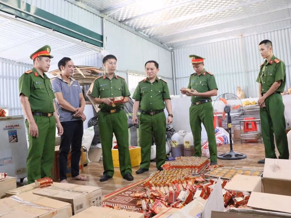 Hơn 3 tạ bánh trung thu chưa được kiểm nghiệm chất lượng an toàn thực phẩm -0