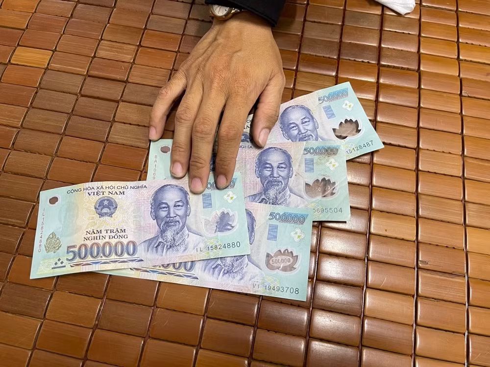 Tạm giữ hình sự kẻ tống tiền tình nhân đã có chồng -0