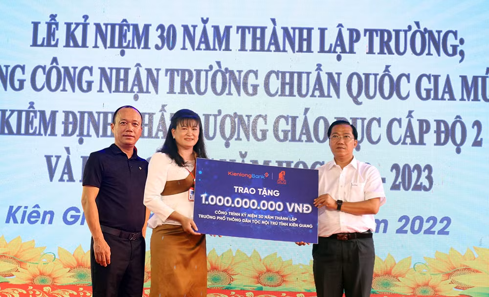 KienlongBank hỗ trợ thiết thực công tác số hoá nông thôn và vùng sâu, vùng xa -0