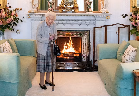 Cuộc đời Nữ hoàng Anh Elizabeth II qua những bức ảnh hiếm -0