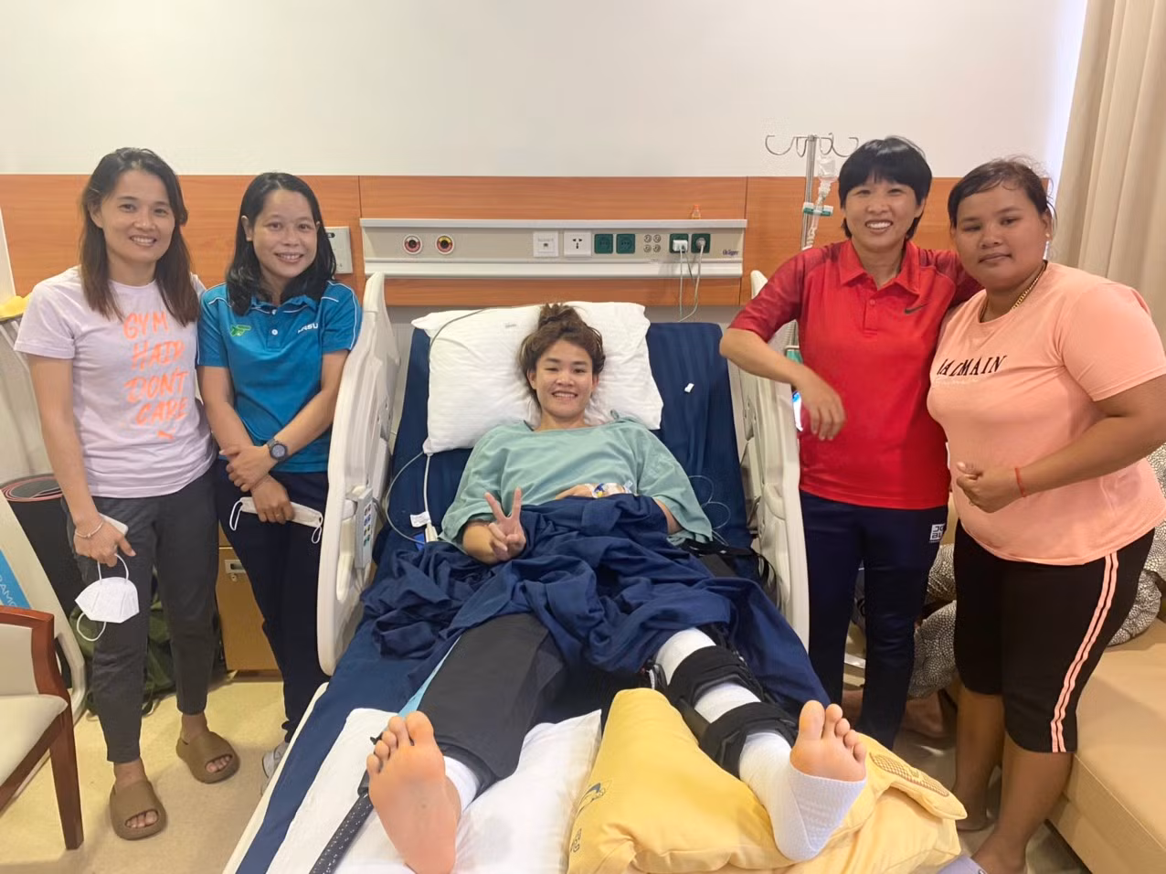 Tuyển thủ Chương Thị Kiều được Vinmec phẫu thuật thành công 2 gối cùng lúc -0