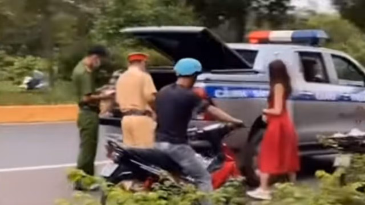 Phạt 70 triệu đồng nữ tài xế ô tô gây tai nạn bỏ chạy khỏi hiện trường -0