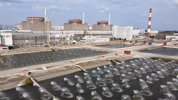 Nếu nóc lò phản ứng hạt nhân Zaporizhzhia trúng đạn pháo, thảm họa sẽ sao?
