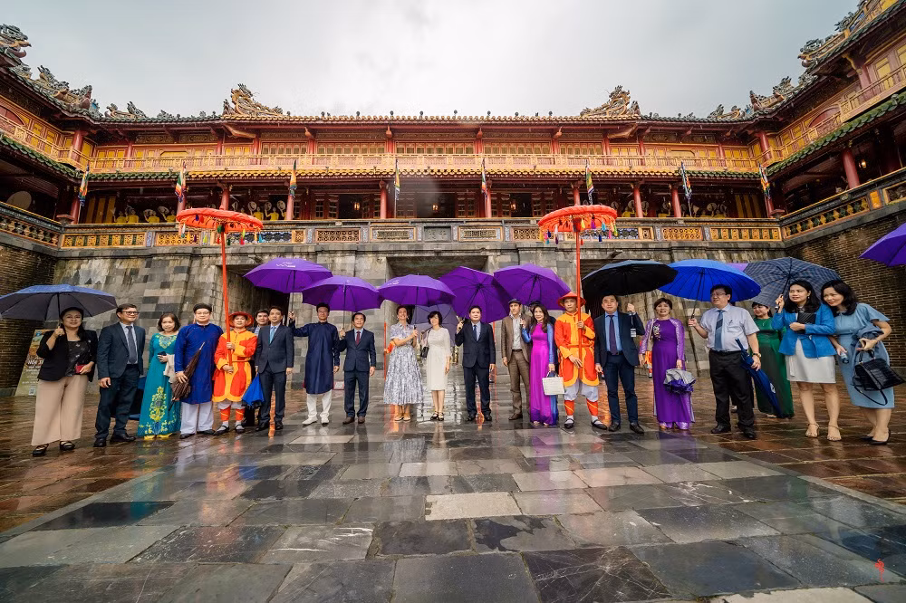 Tổng Giám đốc UNESCO lần đầu tiên đến thăm Quần thể di tích Cố đô Huế -0