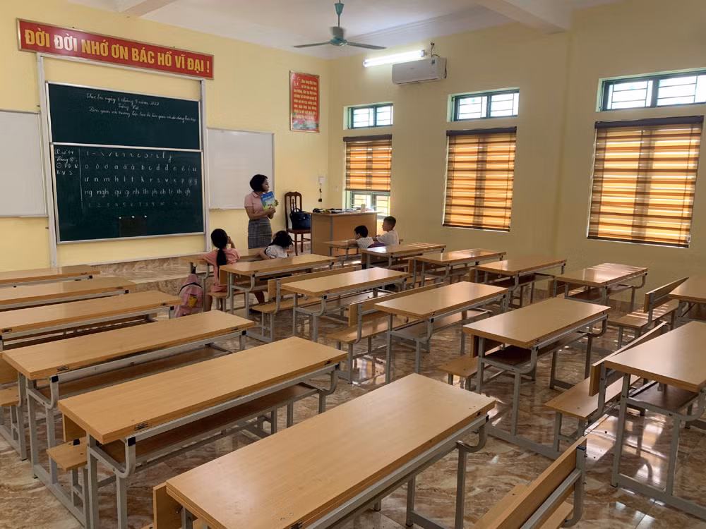 Xác minh yếu tố tuyên truyền, tổ chức không cho hàng trăm học sinh đến trường -0