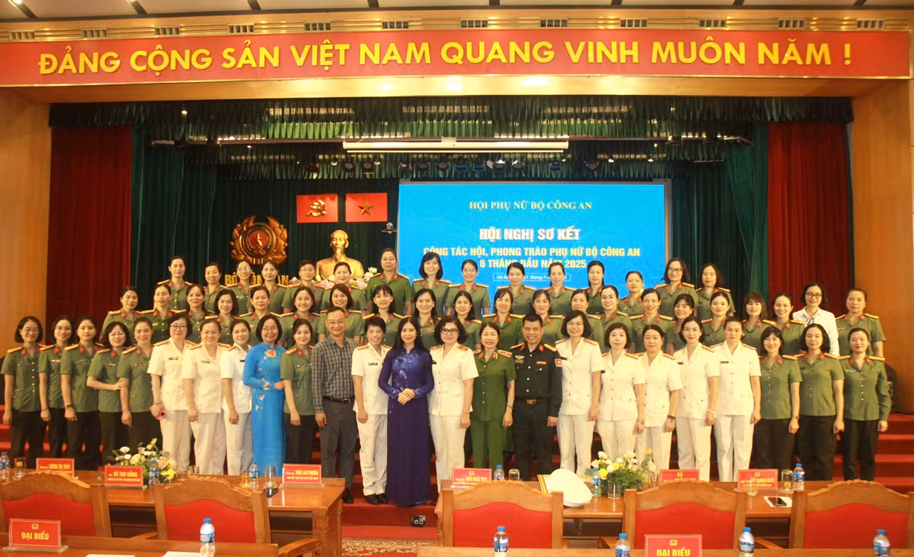 Sơ kết công tác Hội phụ nữ Bộ Công an và trao giải cuộc thi tìm hiểu chương trình hành động quốc gia về phụ nữ -0