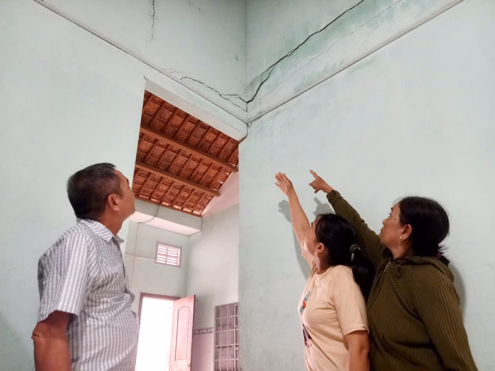 Tập trung giám định thiệt hại nhà dân hư hỏng trong thi công hai đoạn đường bộ cao tốc phía Đông Đắk Lắk -0