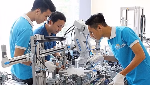 Thị trường lao động đang thừa lượng, thiếu chất