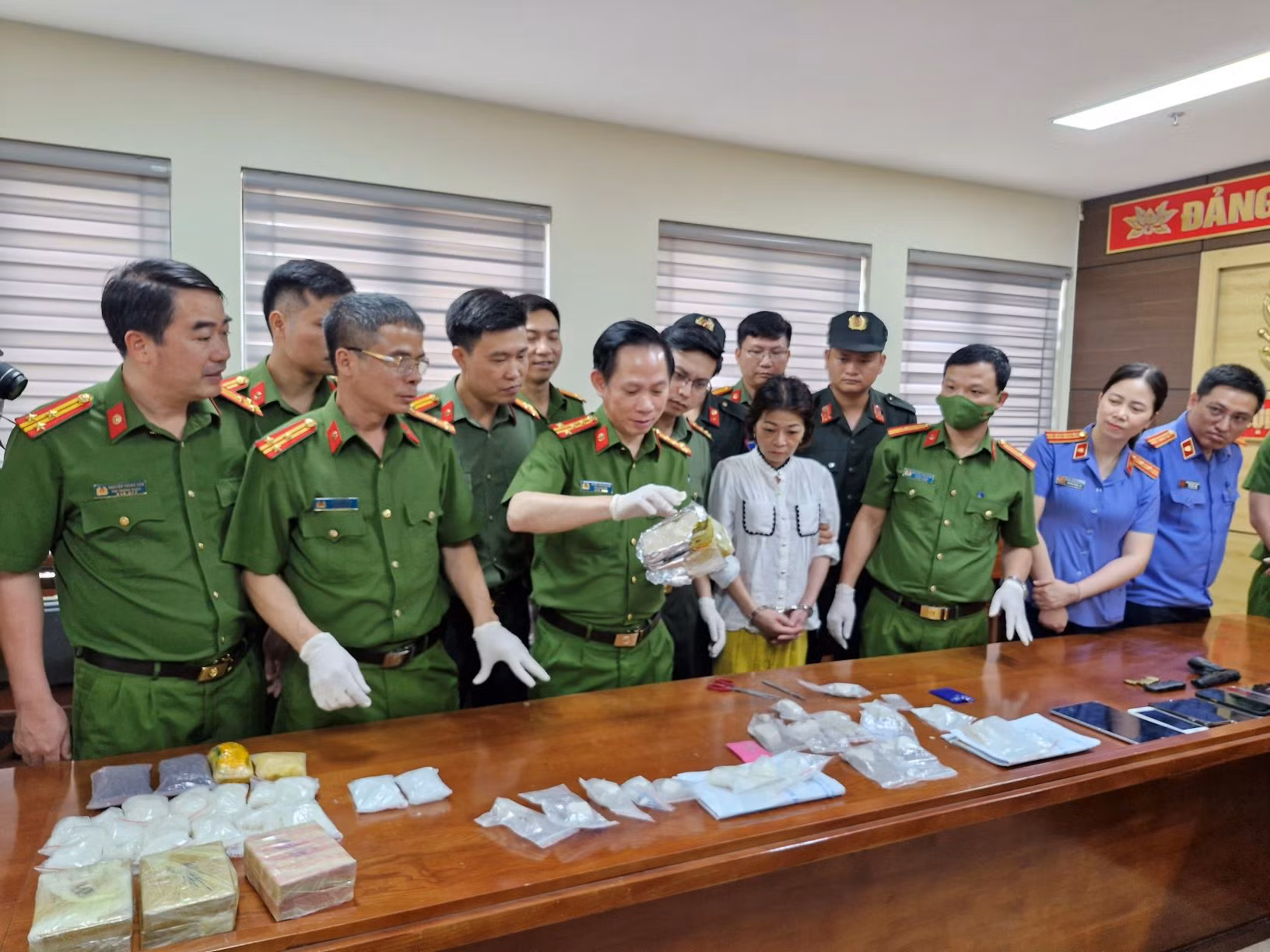 Tiên phong ngăn chặn “cái chết trắng” -0