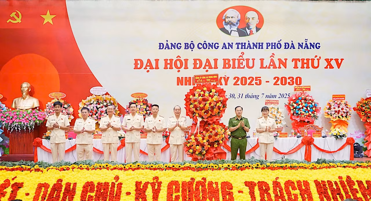 Thượng tướng Nguyễn Văn Long chỉ đạo đại hội -0