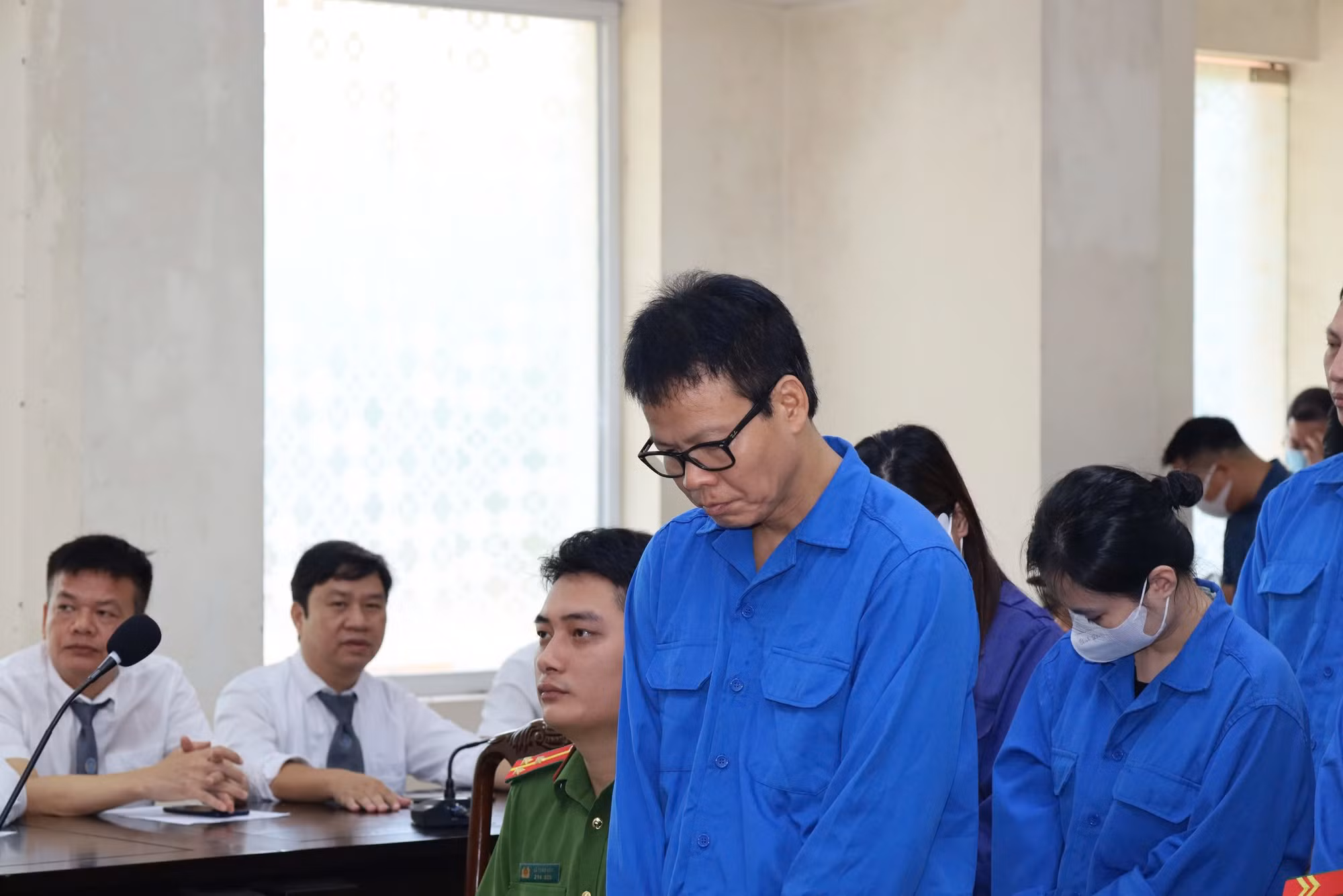 Cựu Tổng Biên tập Tạp chí Môi trường và Đô thị Việt Nam bị tuyên phạt 13 năm 6 tháng tù -0