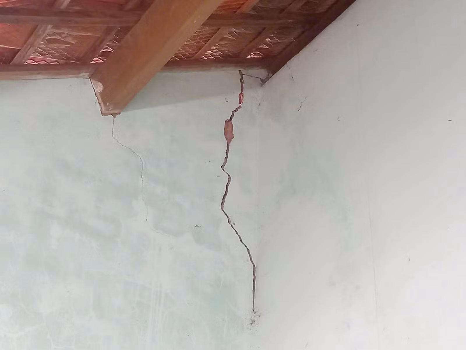 Tập trung giám định thiệt hại nhà dân hư hỏng trong thi công hai đoạn đường bộ cao tốc phía Đông Đắk Lắk -0