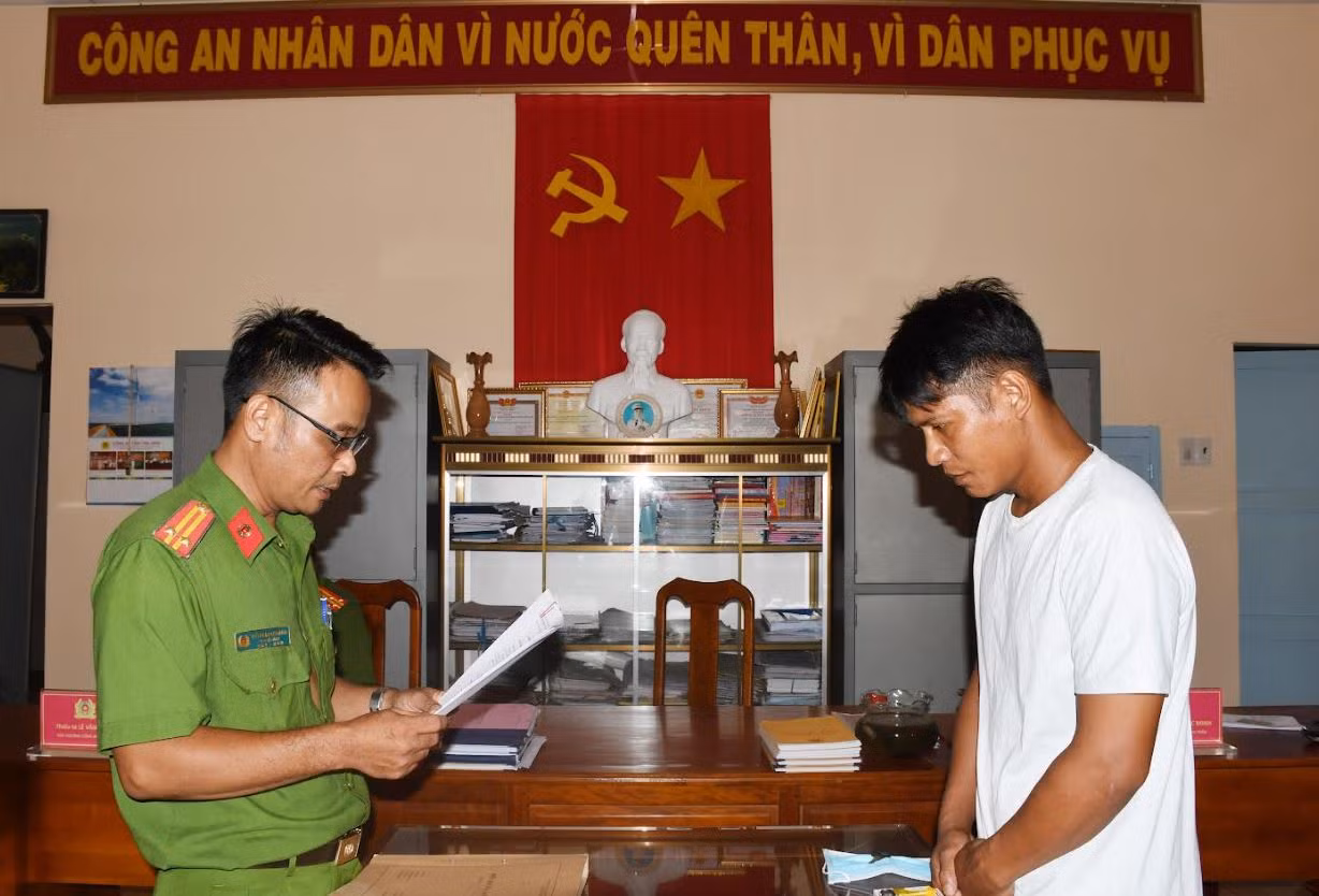Cô gái tử vong vì uống ly bia pha ma túy -0