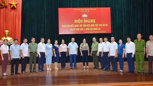 Làm thêm ca, thêm giờ, kịp thời trả hộ chiếu mẫu mới cho công dân ảnh 3