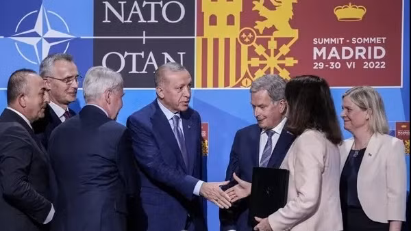 Toàn bộ thành viên NATO kí nghị định thư chào đón Phần Lan, Thụy Điển ảnh 3