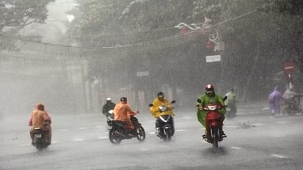 Vùng núi Bắc Bộ có mưa, miền Trung nắng rát ảnh 2