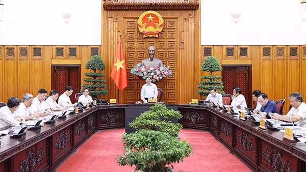 Quyết liệt khắc phục tình trạng thiếu thuốc, vật tư y tế và nhân lực y tế nghỉ việc