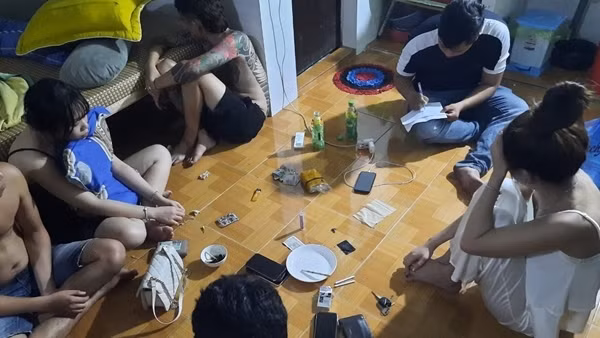 Mở tiệc ma túy trong chung cư ảnh 7