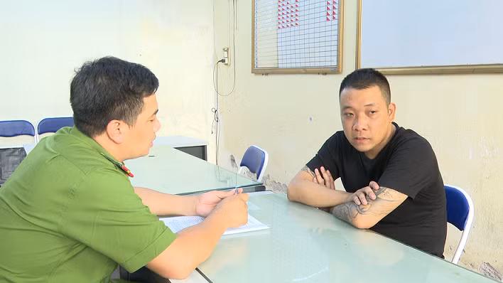 đối tượng bùi huy hoàng (tức hoàng mèo) tại cơ quan công an.png -0