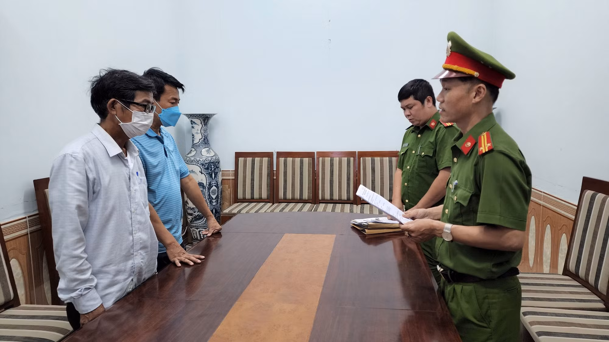 Đà Nẵng: Khởi tố đối tượng “hối lộ” để tránh lỗi vi phạm giao thông bất thành còn tấn công lực lượng Công an -0