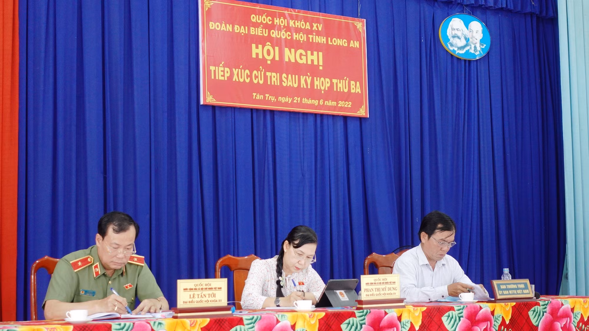 Đồng chí Lê Tấn Tới tiếp xúc cử tri tại Đức Huệ, Tân Trụ (Long An) -0