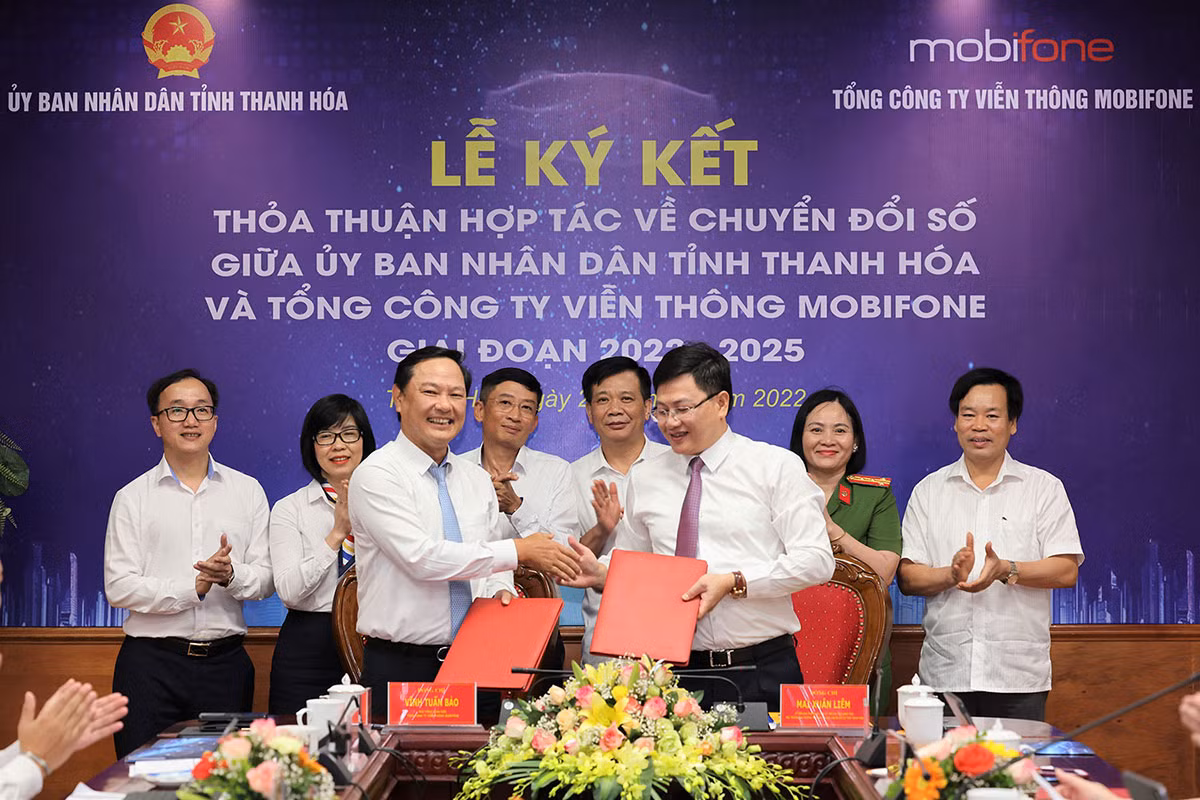 MobiFone ký kết thỏa thuận hợp tác chuyển đổi số &nbsp;với UBND tỉnh Thanh Hóa -1