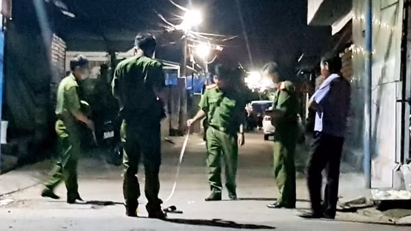 Truy xét nhóm đối tượng chém chết người trong hẻm