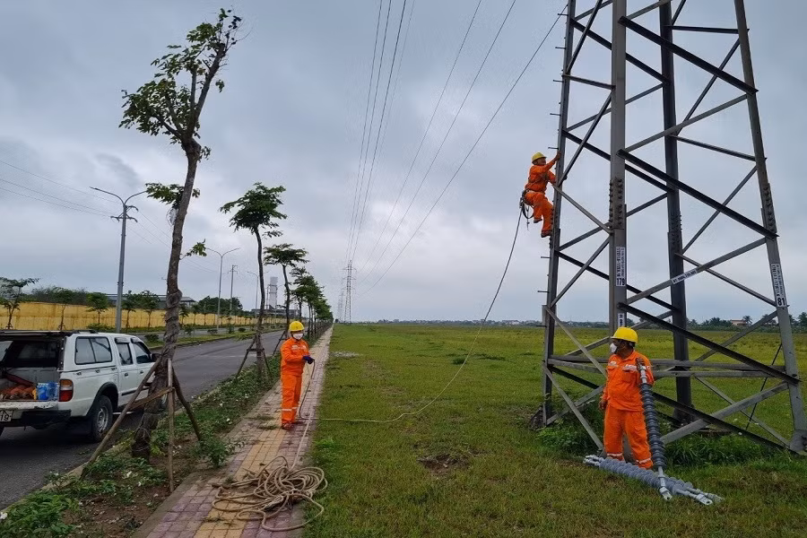 Hơn 76% khách hàng của EVNNPC áp dụng thanh toán không dùng tiền mặt -0