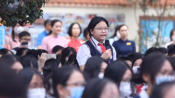 Gây tai nạn rồi đổi người điều khiển xe và bỏ trốn ảnh 2
