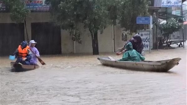 Thiên tai cực đoan "cuốn bay" 4.000 tỷ đồng trong 6 tháng