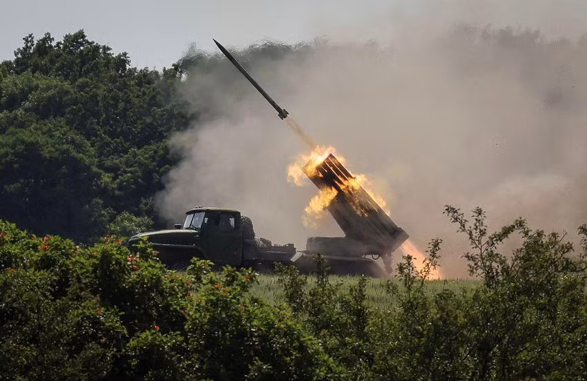 Nga tiến công, áp sát thành phố cuối cùng Ukraine kiểm soát ở Lugansk -0