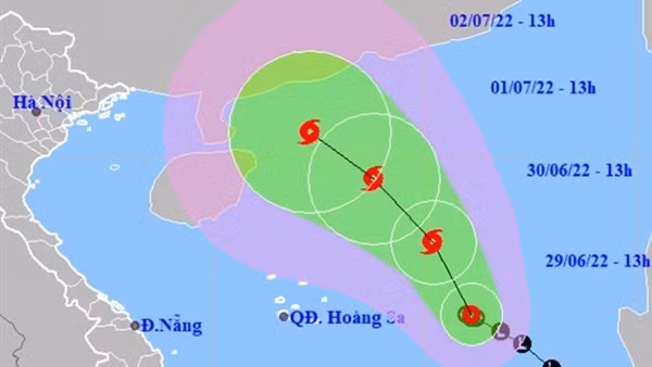 Bão số 1 tiếp tục mạnh thêm, di chuyển hướng đất liền Trung Quốc ảnh 2