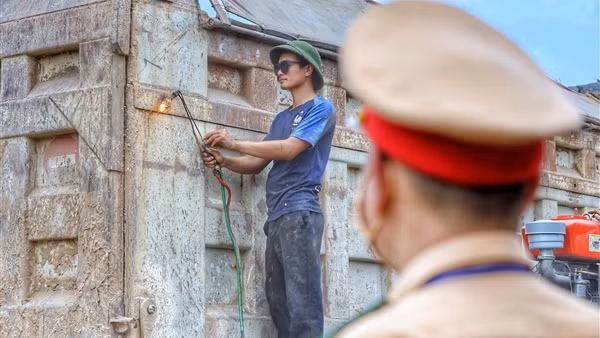 Làm giả công văn của UBND huyện để lừa bán cát ảnh 4