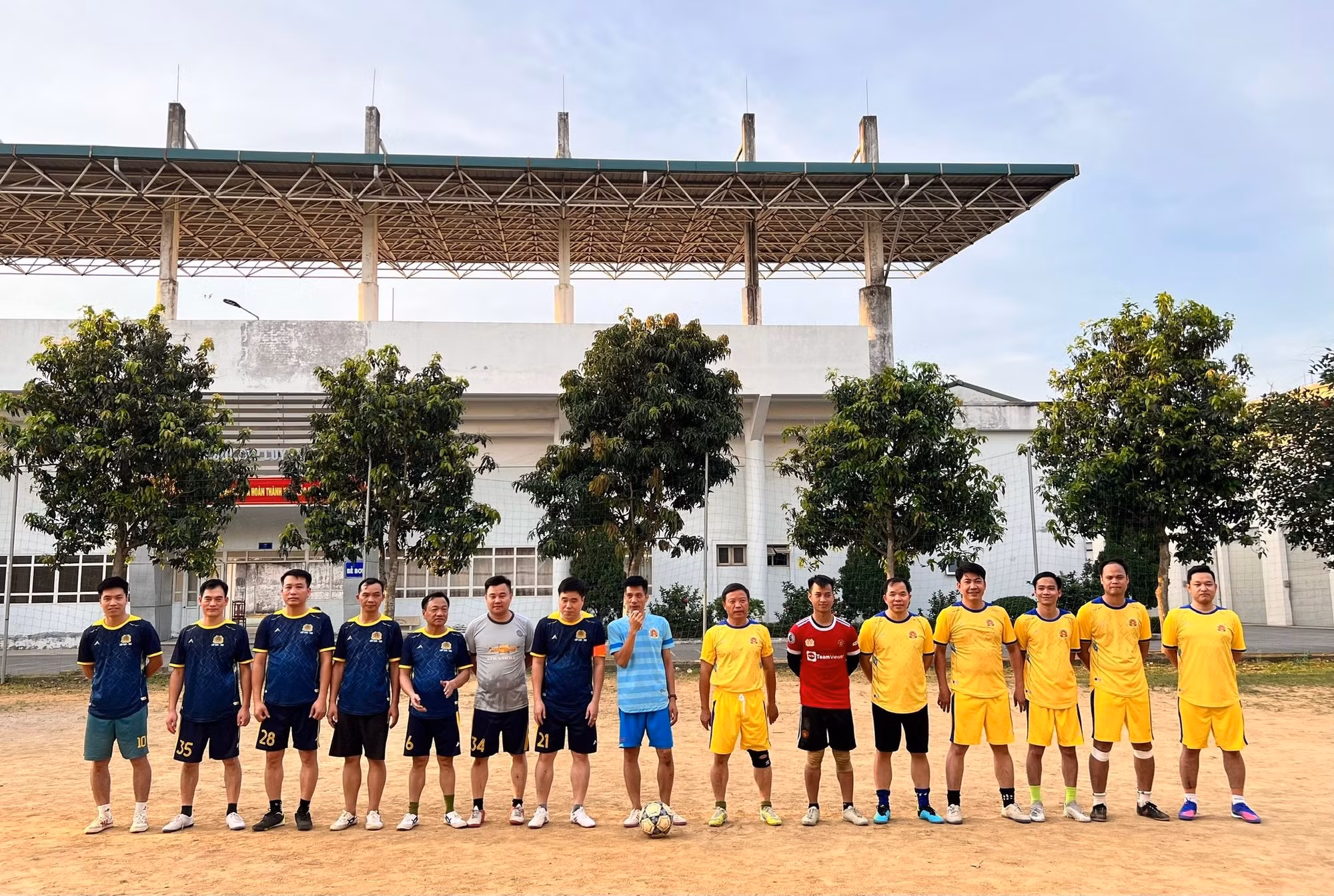 Giao lưu bóng đá trong Học viện Chính trị CAND -0