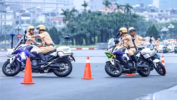 Không có căn cứ xác định việc CSGT đánh lái xe vi phạm ảnh 1