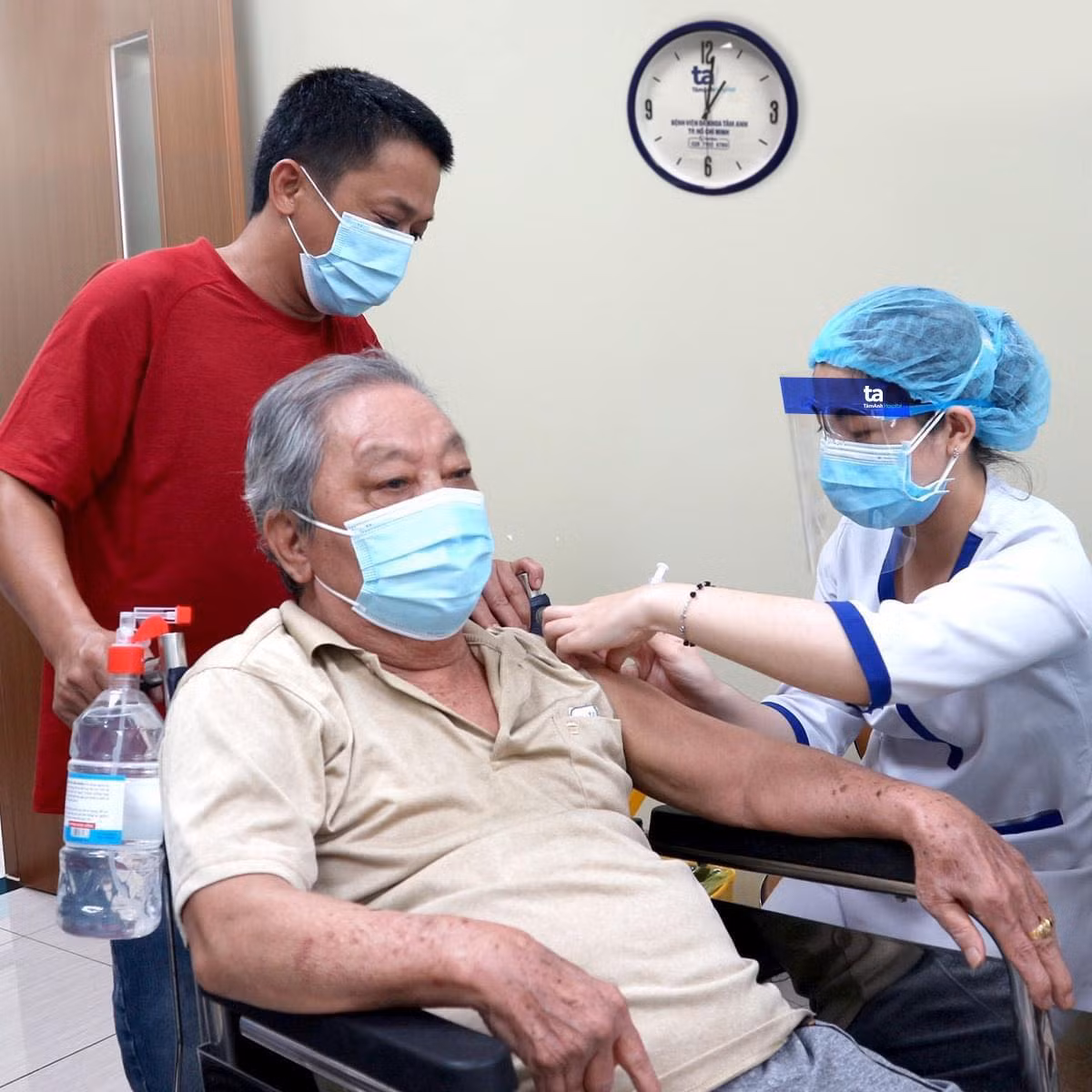 Ai phải tiêm vaccine phòng COVID-19 mũi 3, mũi 4 -0