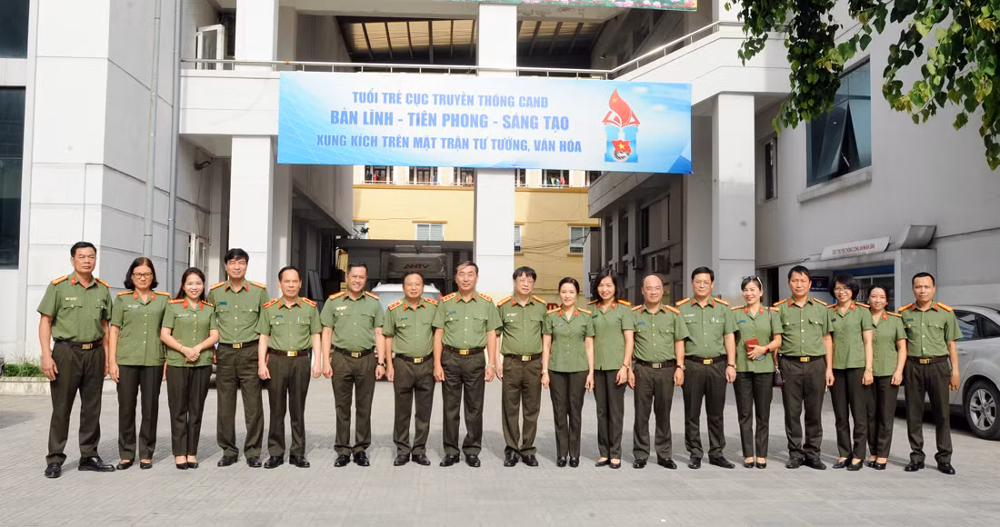 Xứng đáng là những chiến sỹ tiên phong trên lĩnh vực tư tưởng - văn hóa của CAND -0