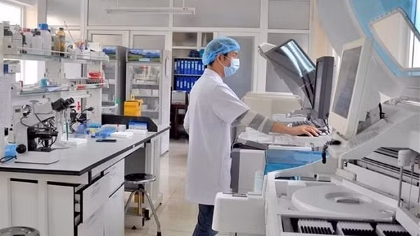 Giải “bài toán” thiếu thuốc, thiếu trang thiết bị y tế
