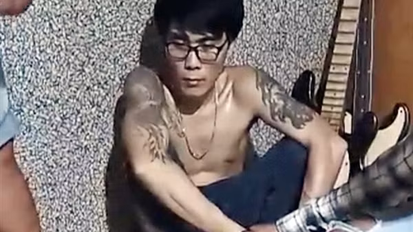 Bắt đối tượng tàng trữ ma túy cùng 2 khẩu súng